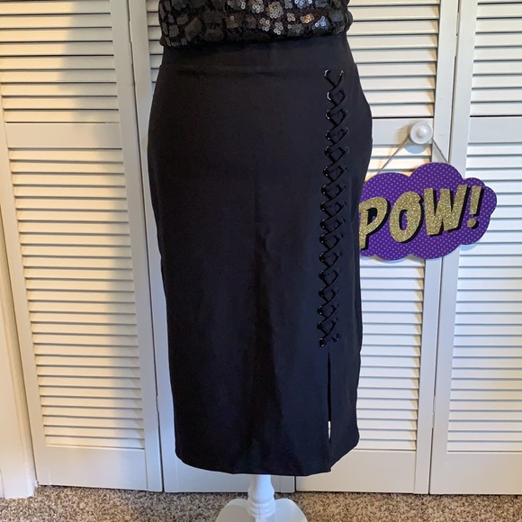 TORRID BLACK PREMIUM PONTE LACE-UP PENCIL SKIRT - Picture 1 of 4